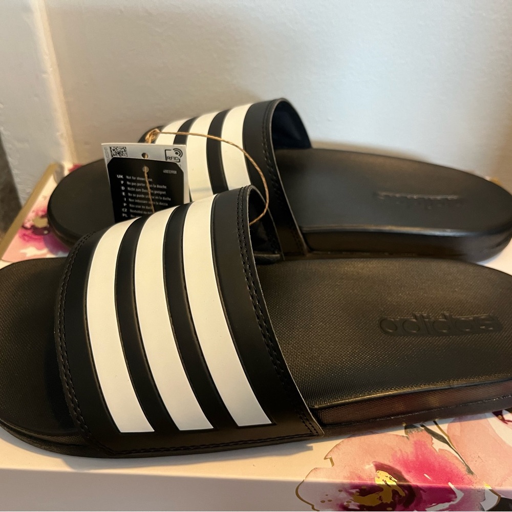 Brand New Adidas Slides Men’s 7 / Women’s 8 - Picture 4 of 5